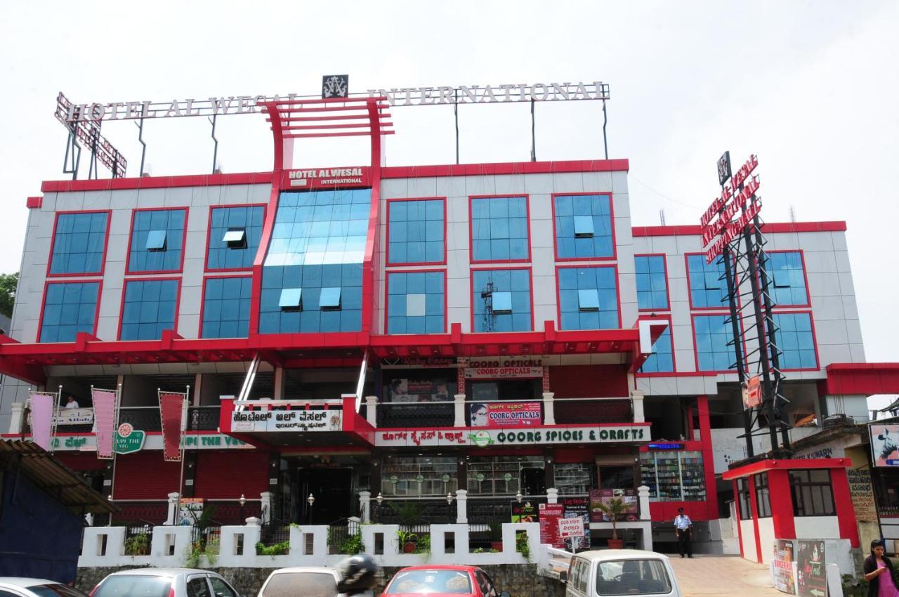 Hotel Alwesal International Madikeri Exteriér fotografie