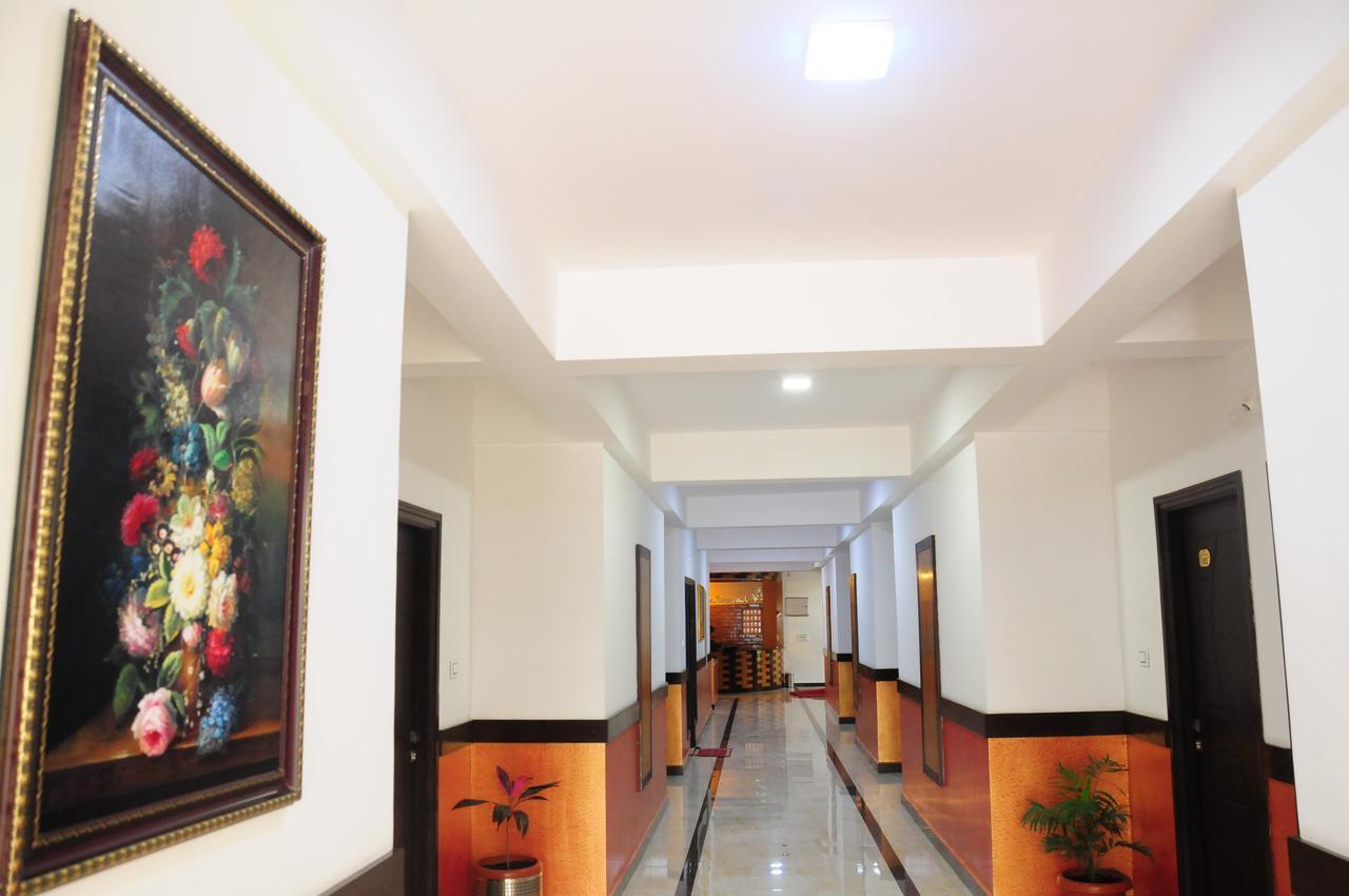Hotel Alwesal International Madikeri Exteriér fotografie