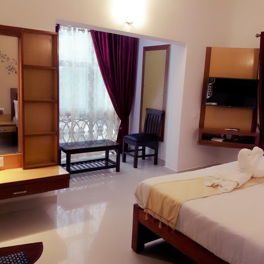 Hotel Alwesal International Madikeri Exteriér fotografie