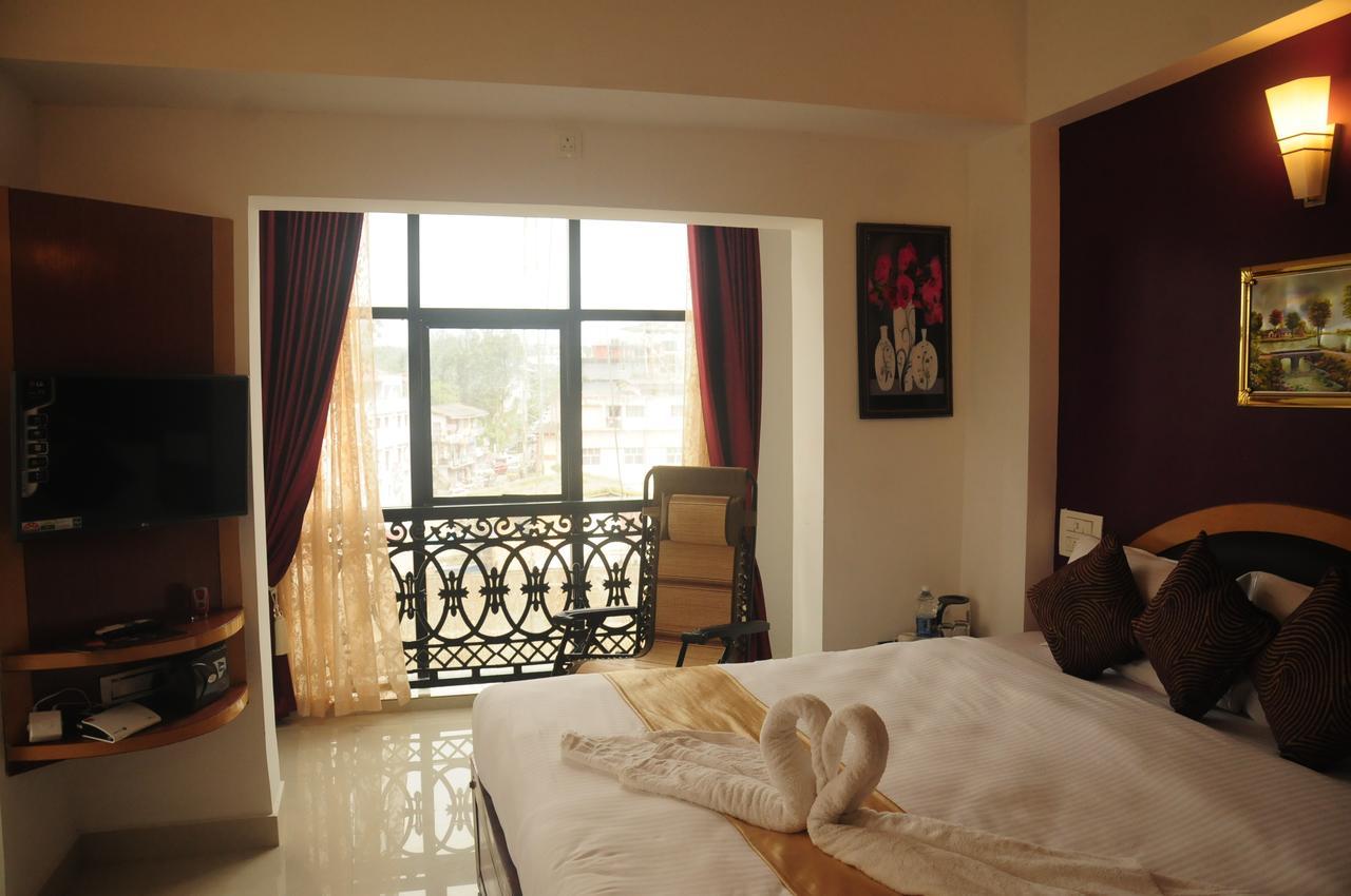 Hotel Alwesal International Madikeri Exteriér fotografie
