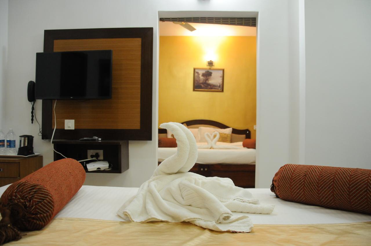 Hotel Alwesal International Madikeri Exteriér fotografie