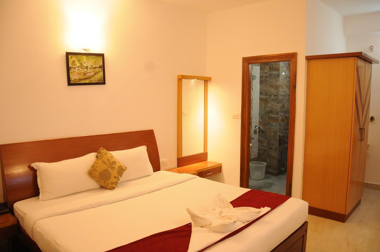 Hotel Alwesal International Madikeri Exteriér fotografie